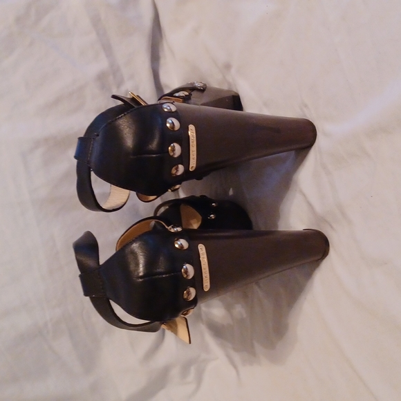 Jimmy Choo - Picture 3 of 4